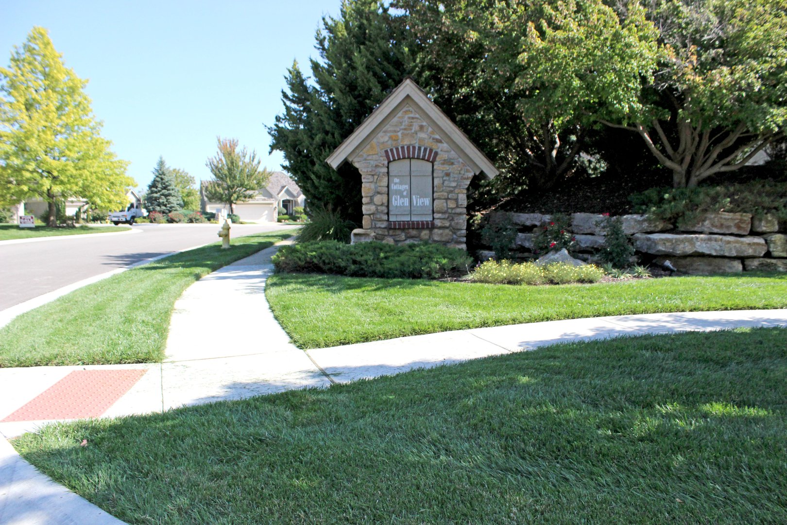 Cottages of Glen View - Signature Landscape